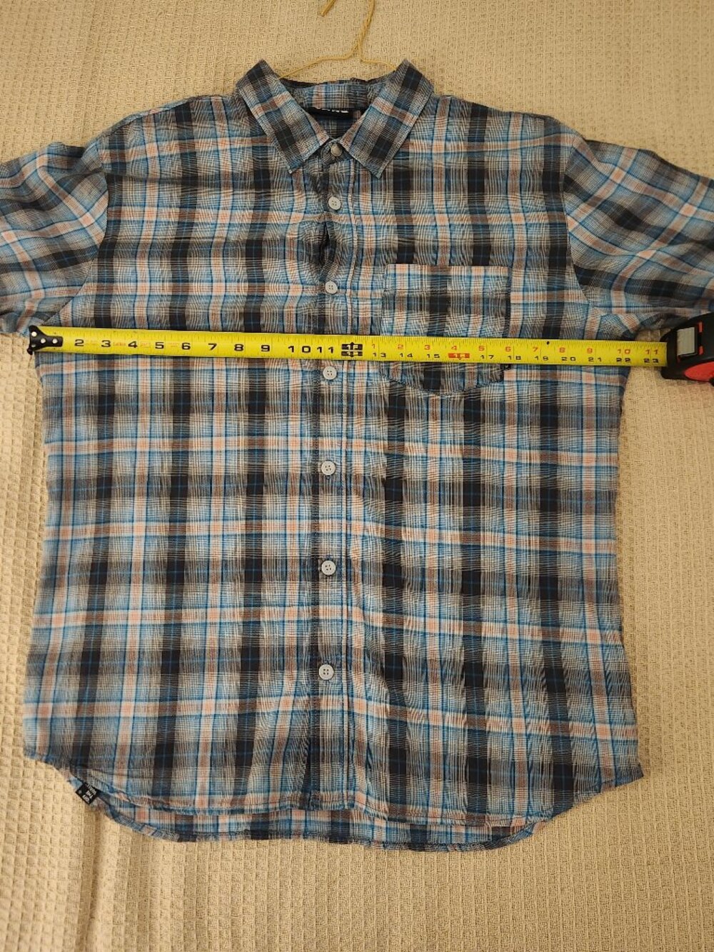 VANS Short Sleeve Medium Men's Button Up Shirt